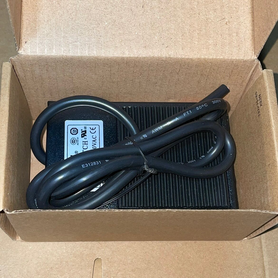 脚踏开关 10A 250V XF-1 铁壳 重约280克左右 1米高性价比高么？