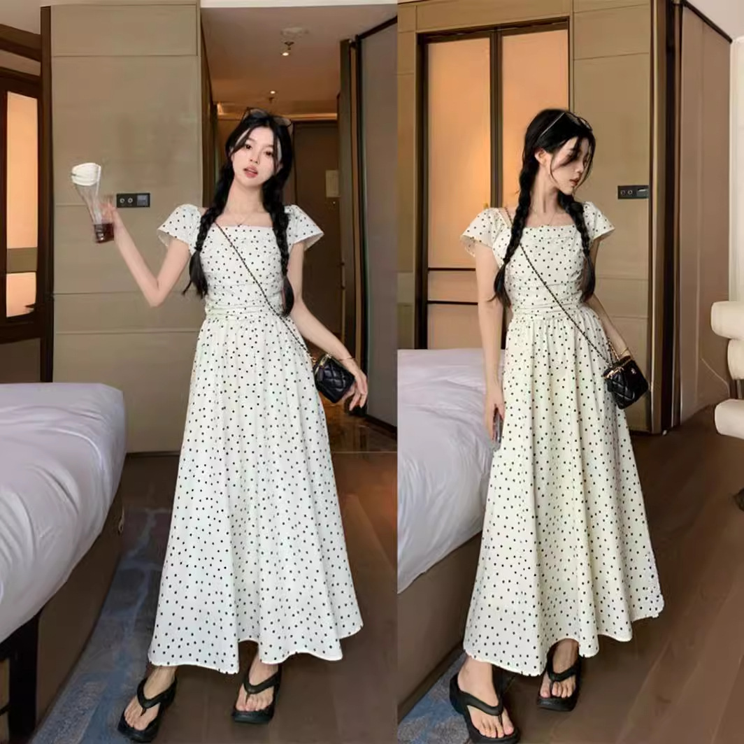 大码女装法式小飞袖波点连衣裙夏季女气质显瘦小众设计感长裙