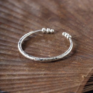 岩石 熙素999足银爆裂锤纹银手镯滚珠开口小众设计百搭手环礼物