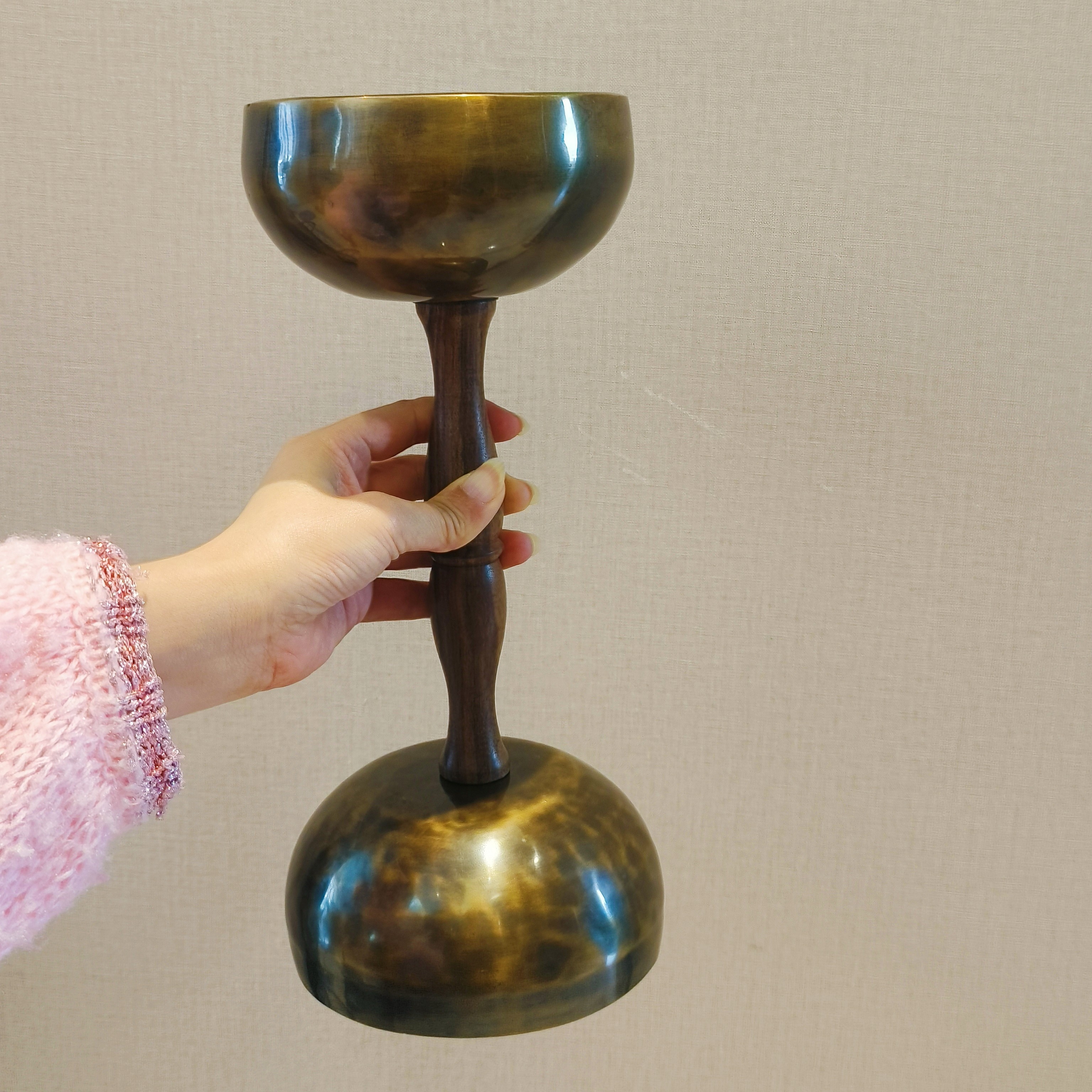 手持钵铜钵尼泊尔手工钵音碗梵音钵静心钵瑜伽音疗钵成都总店颂钵