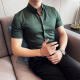 墨绿色
