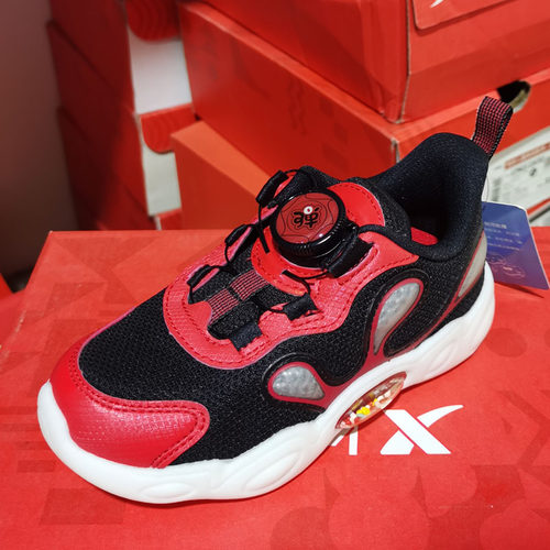 特步休闲网面透气幼小童运动跑鞋