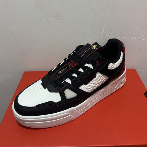 特步正品春休闲滑板鞋酷男运动鞋