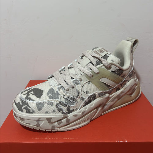 特步正品秋冬复古滑板鞋男运动板