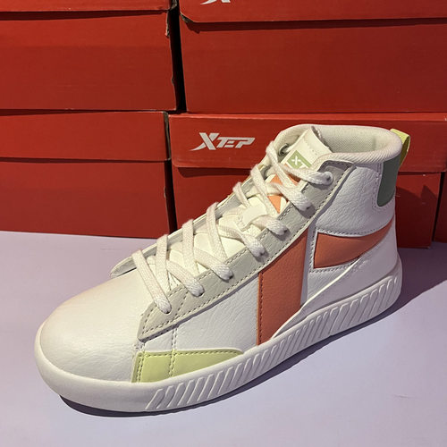 特步小白鞋高帮学院青年女运动鞋