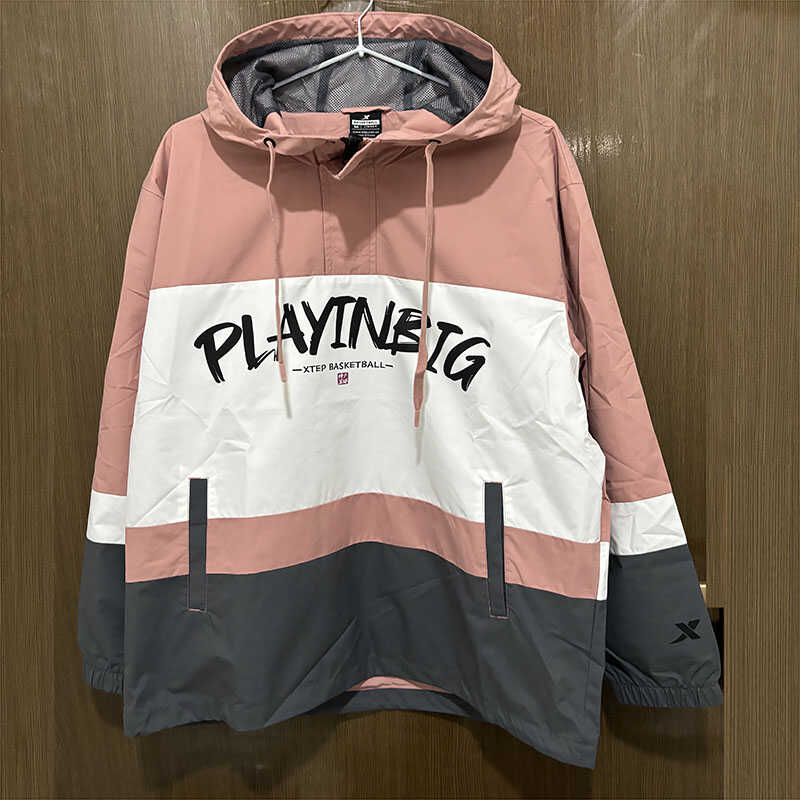 半拉连青年休闲防风上衣特步连帽