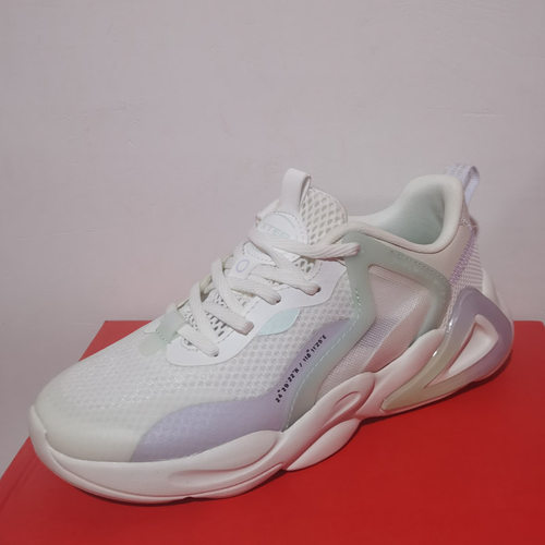 特步轻便青年潮流学院女运动鞋