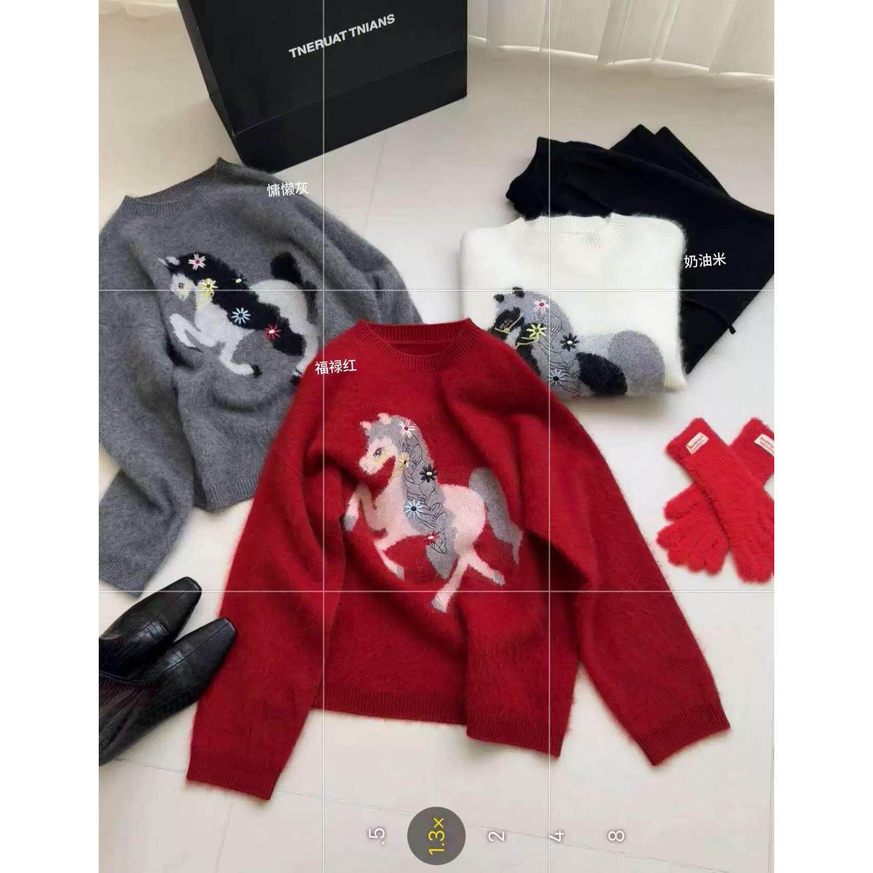 100纯羊毛衫25简约纯羊毛女重工小马图案毛衣上衣圆领宽松卡通