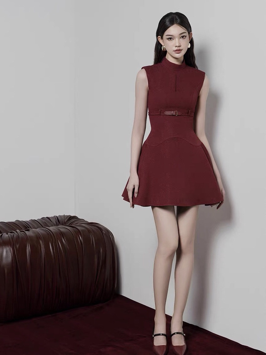 越南小众设计师复古气质红色小礼服无袖半高领收腰显瘦A字连衣裙
