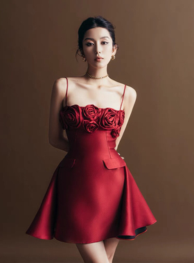 越南设计师轻奢缎面晚宴裙立体玫瑰花红色订婚敬酒服吊带连衣裙