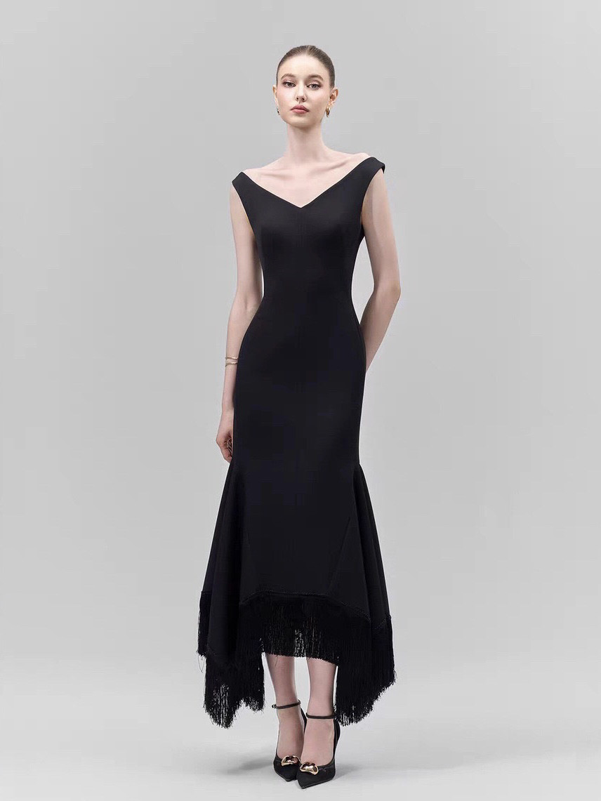 轻奢优雅气质流苏V领小礼服越南设计师黑色修身v领鱼尾包臀连衣裙