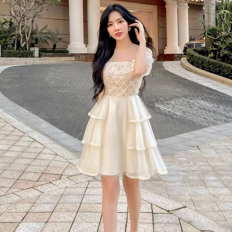 设计感白色甜美公主裙设计师夏新款网纱钉珠波浪裙摆连衣裙女