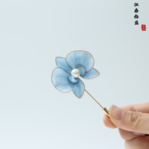非遗手工掐丝绒花蝴蝶兰胸针