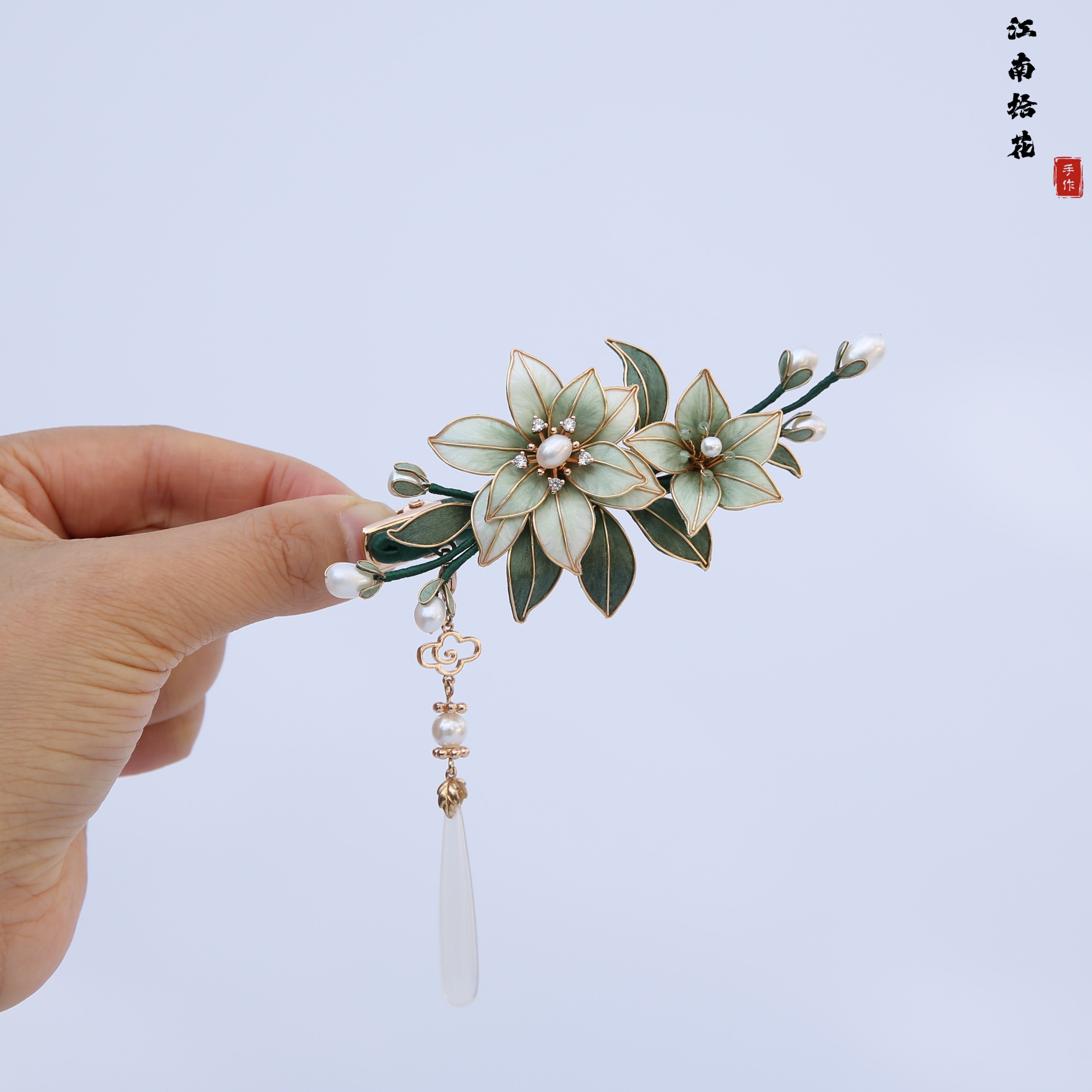 江南拾花 非遗手工蚕丝绒花发夹流苏步摇氛围感百合花头饰侧边夹