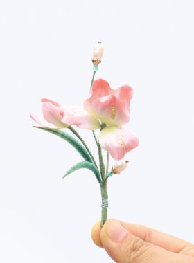 非遗手工绒花胸针粉色鸢尾花胸花
