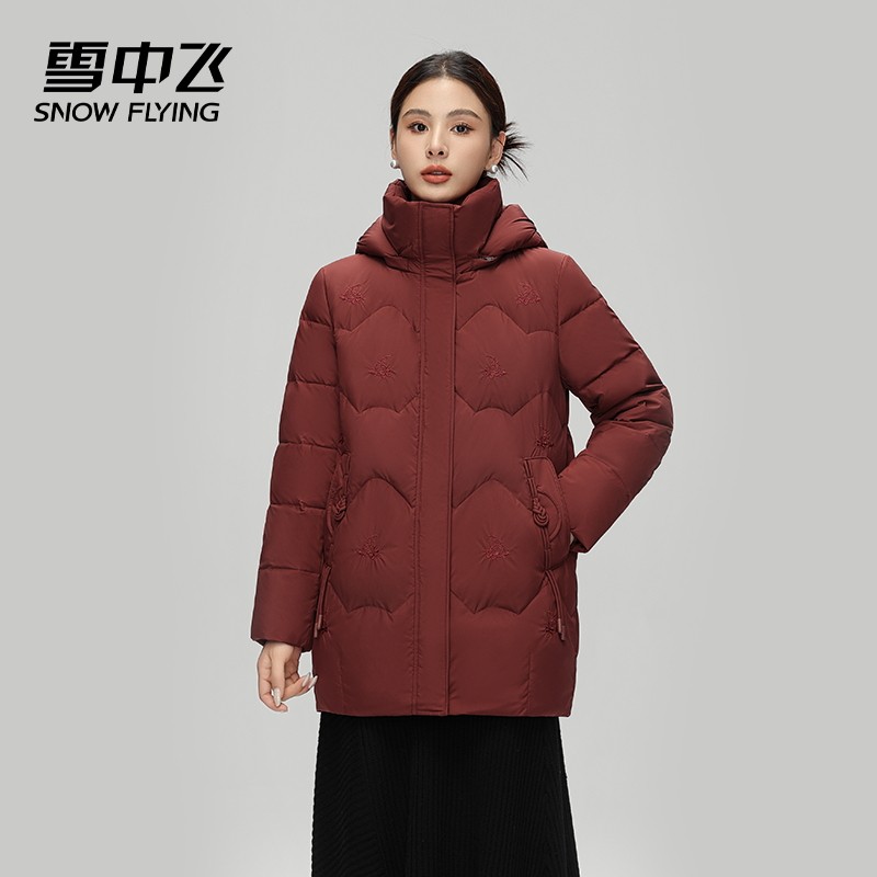 雪中飞妈妈加厚抗寒中长款羽绒服