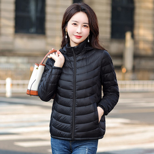 雪中飞2025冬季轻薄羽绒服女短款连帽宽松小个子休闲轻便妈妈外套