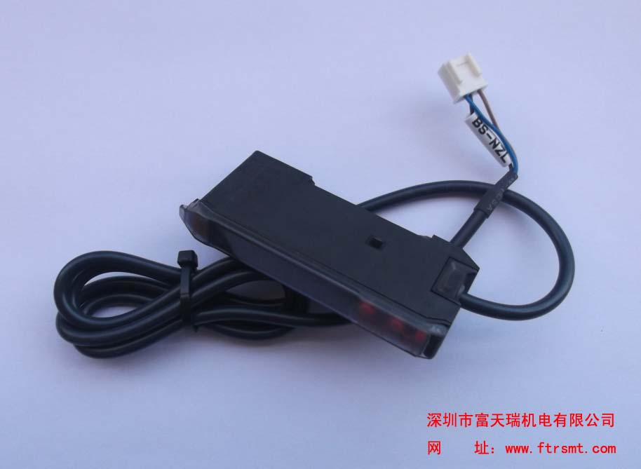 YAMAHA YV100XG检测料枪是否有浮起的 安全检测感应信号放大器