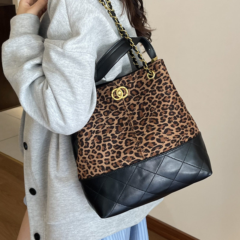 百搭时尚豹纹小众菱格链条水桶包 2025女气质爆款休闲手提斜挎包N,箱包皮具/热销女包/男包,单肩包,淘宝优惠券,粉丝福利购,淘宝优惠卷