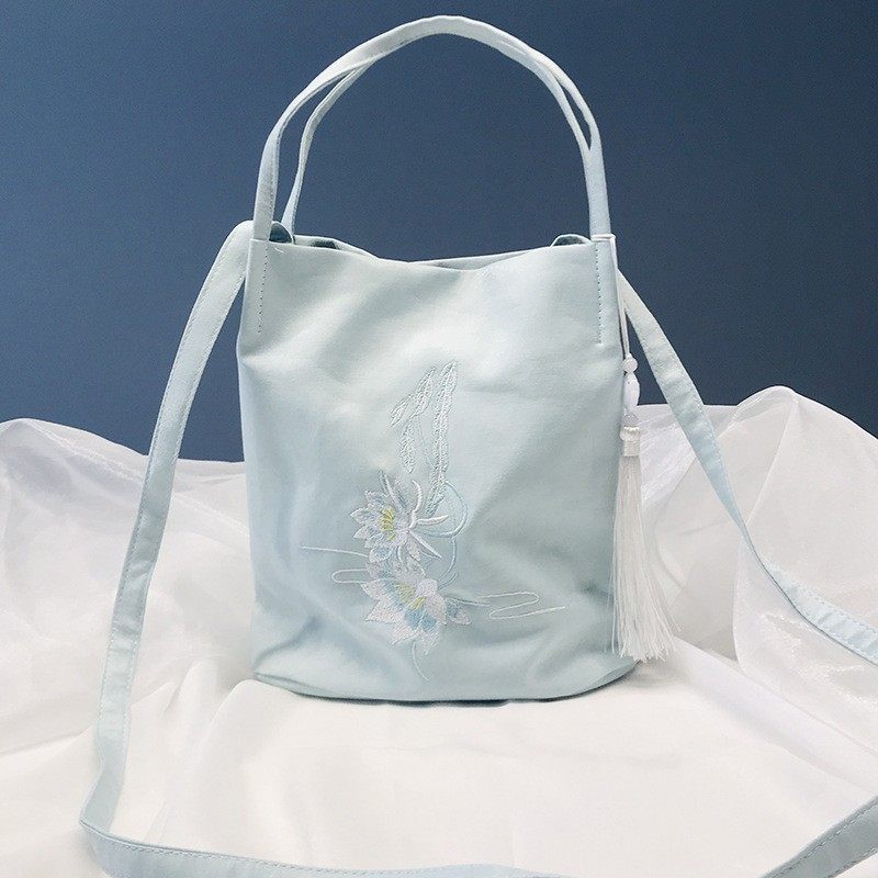 棉麻包包古风汉元素汉服斜挎大吸扣水桶包 中国风花卉复古刺绣包Z,箱包皮具/热销女包/男包,单肩包,淘宝优惠券,粉丝福利购,淘宝优惠卷