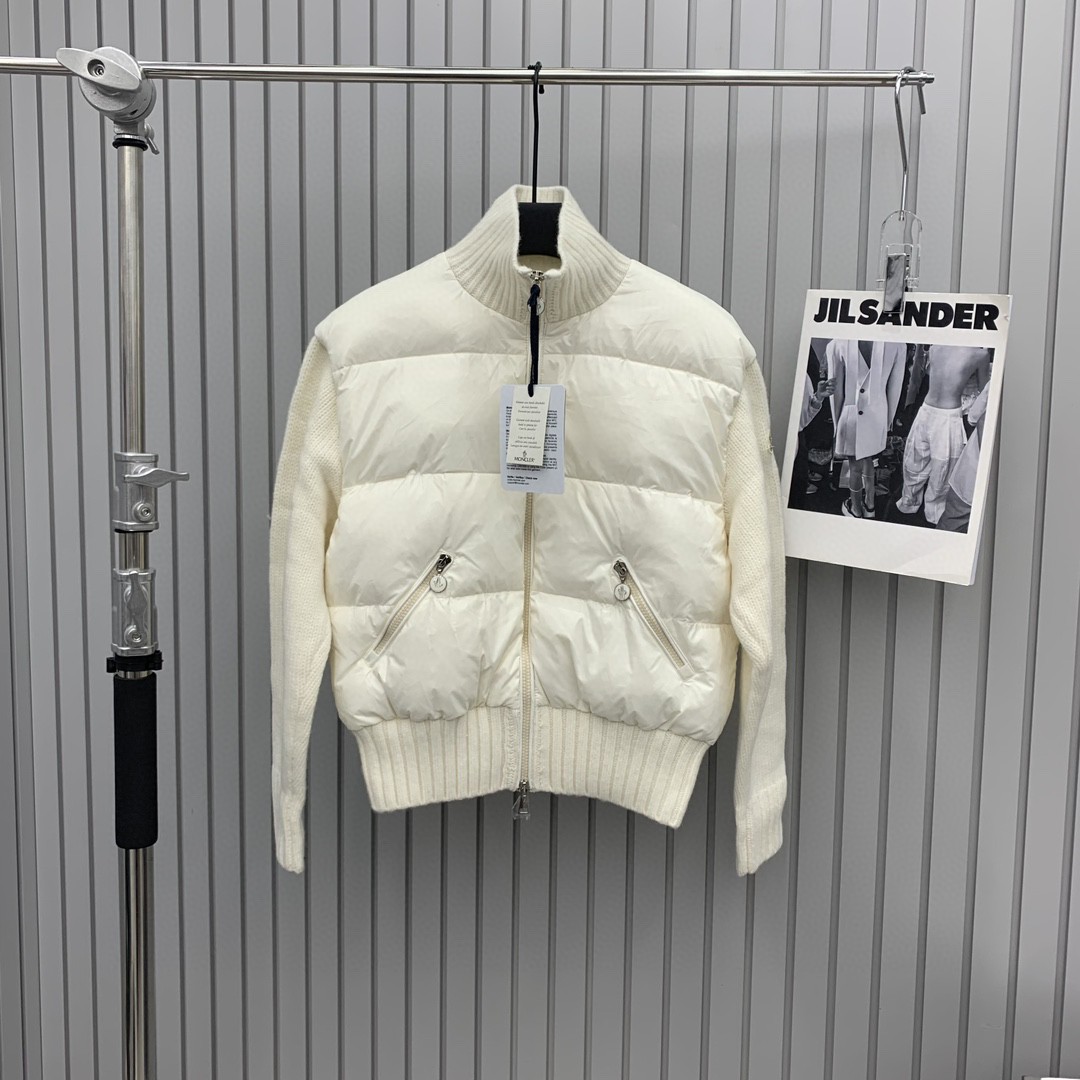 2025新款90绒羊毛针织拼接袖轻簿羽绒服女短款后背刺绣立领棒球服