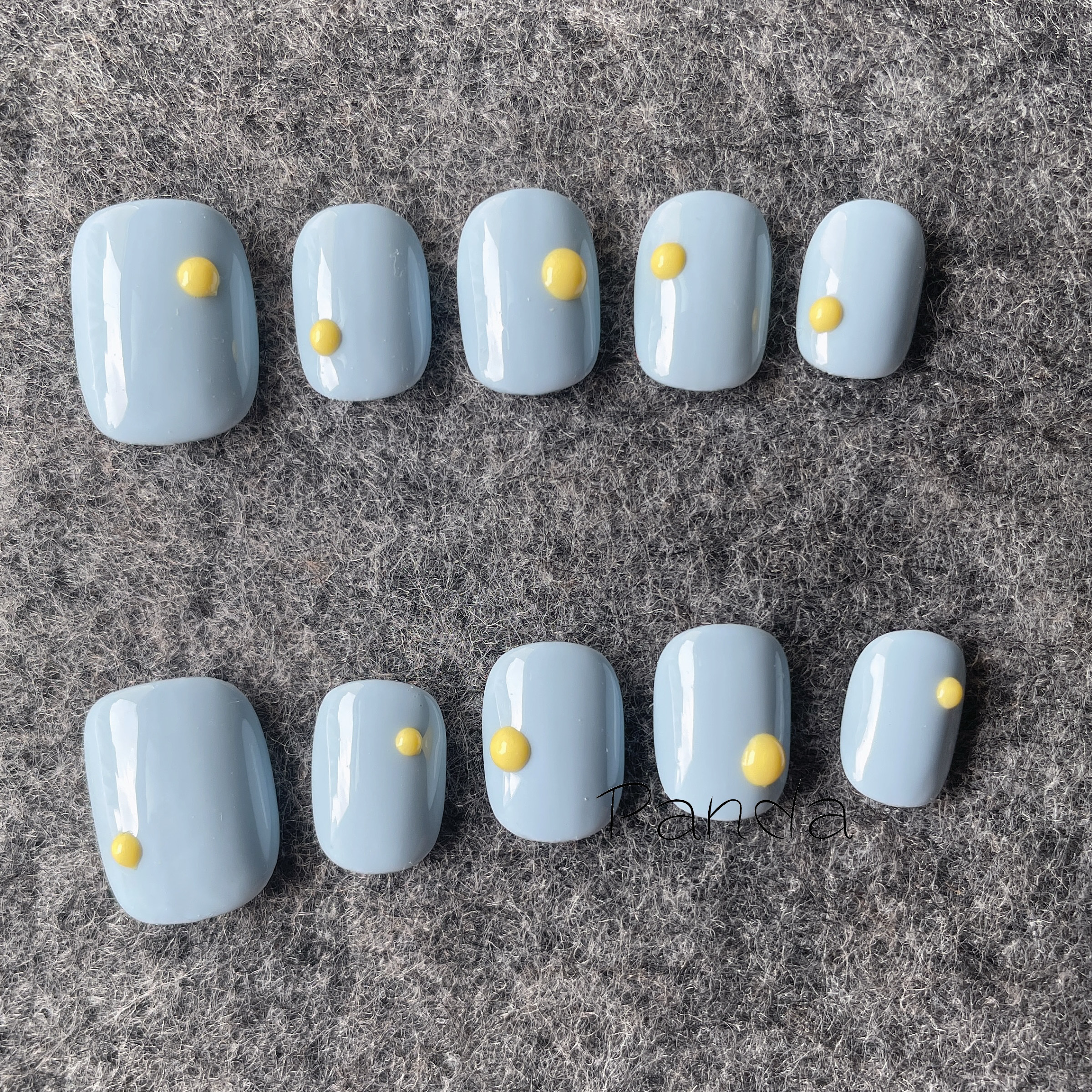 蓝黄撞色立体圆球豆豆穿戴甲