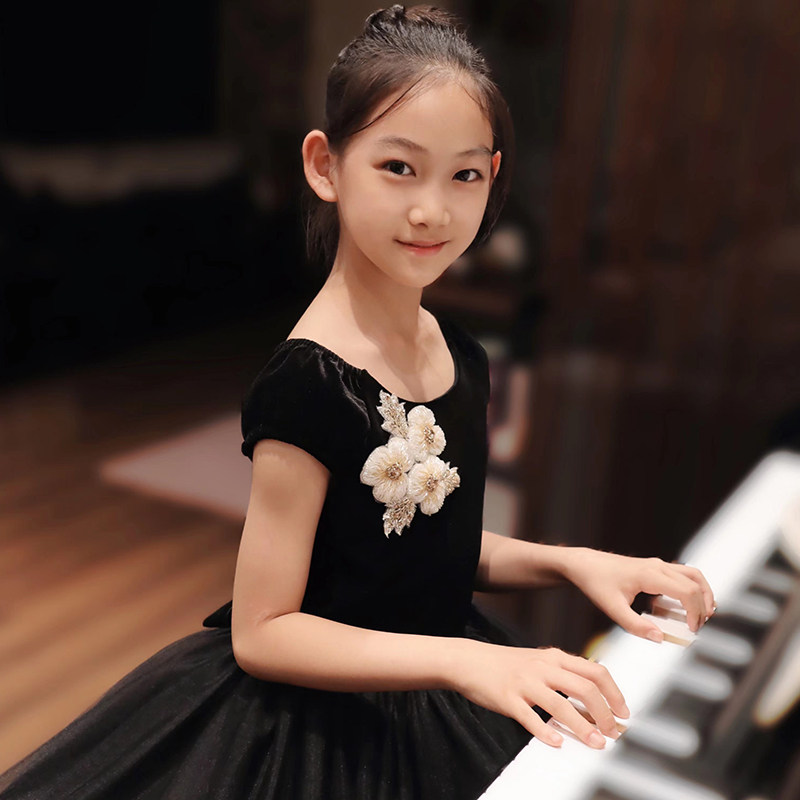 Hanakimi英国定制赫本风黑色公主裙手工珠绣乐器礼服钢琴表演服装