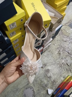 冰芙尼新款时尚女鞋高跟鞋女鞋细跟尖头单鞋女鞋13196135