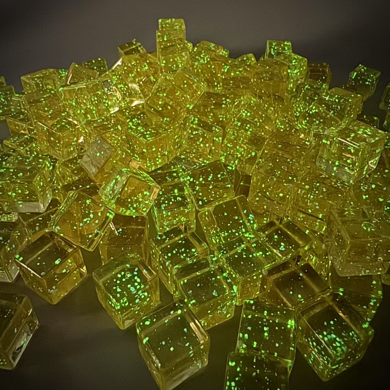 18mm平面夜光星空细闪高透冰块