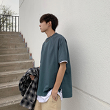 墨绿色