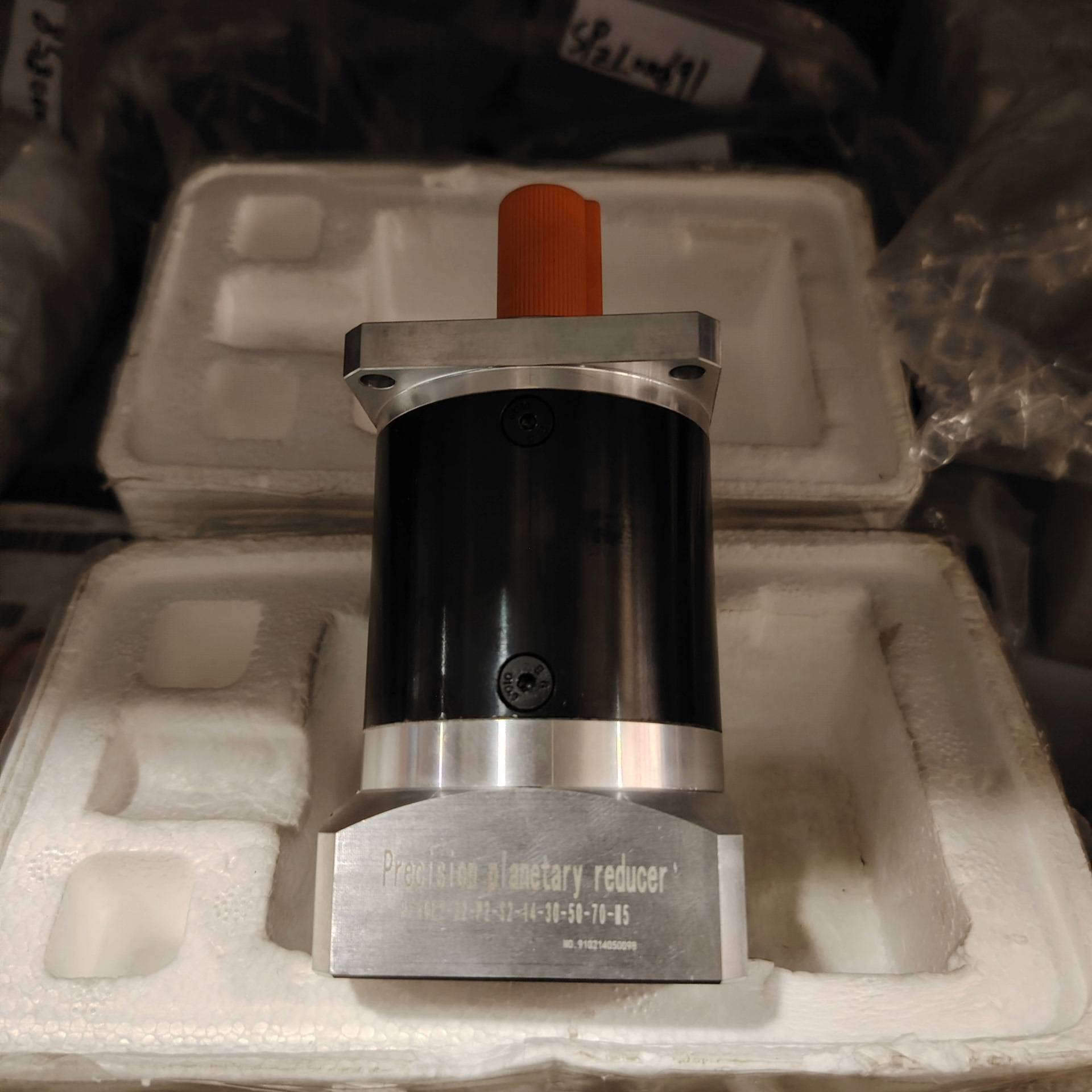 行星减速机PF60L2-32-P2-S2-14-30-5议价 维修！！！