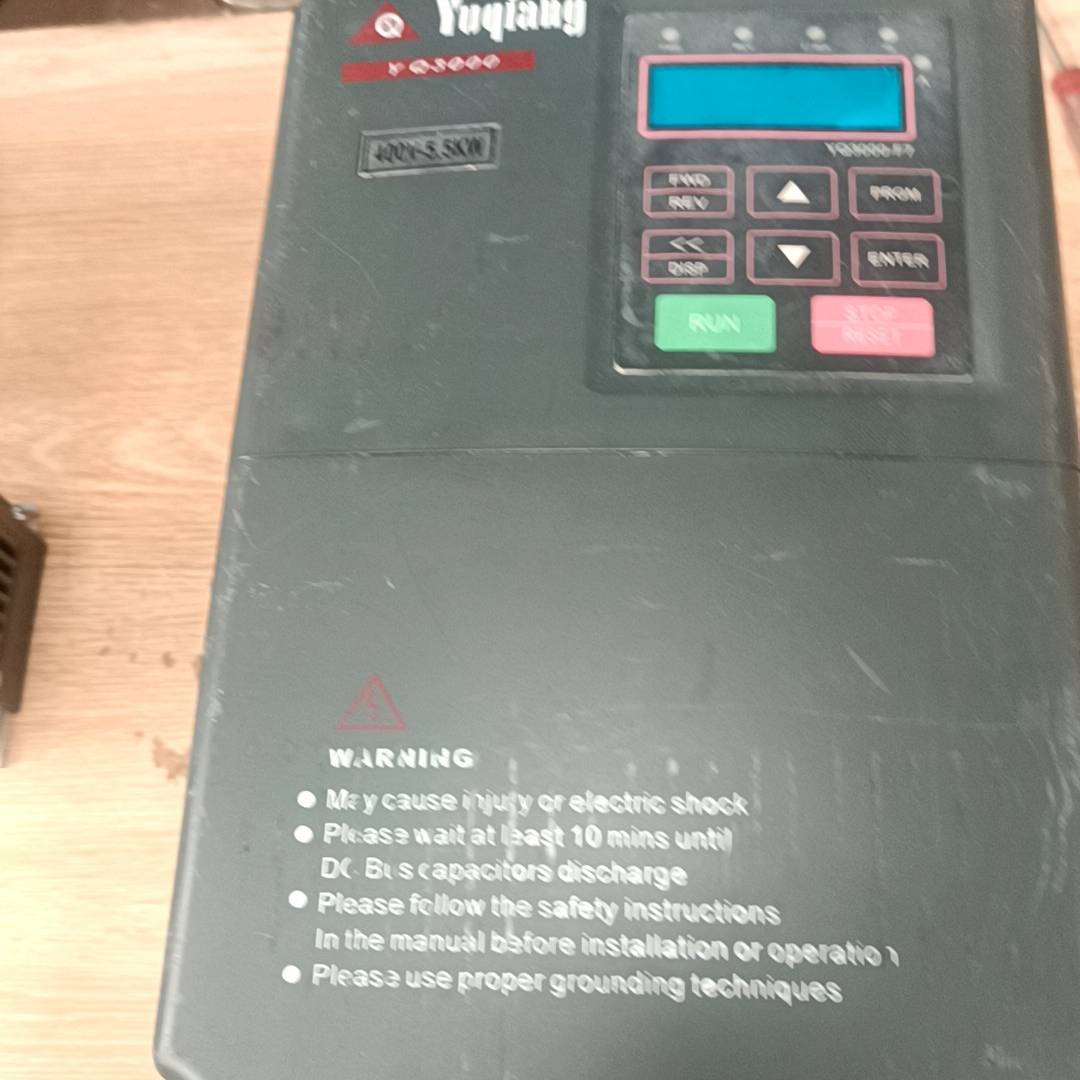 YQ3000F7-403P7G誉强变频器，5.5议价 维修！！！