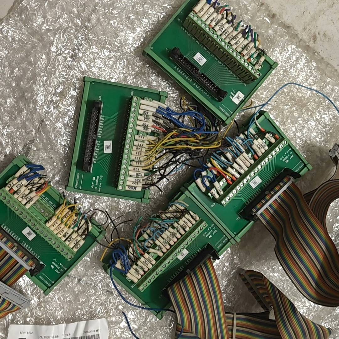 UB-10-ID32A  台达DVPAETB-ID32A单价议价 维修！！！