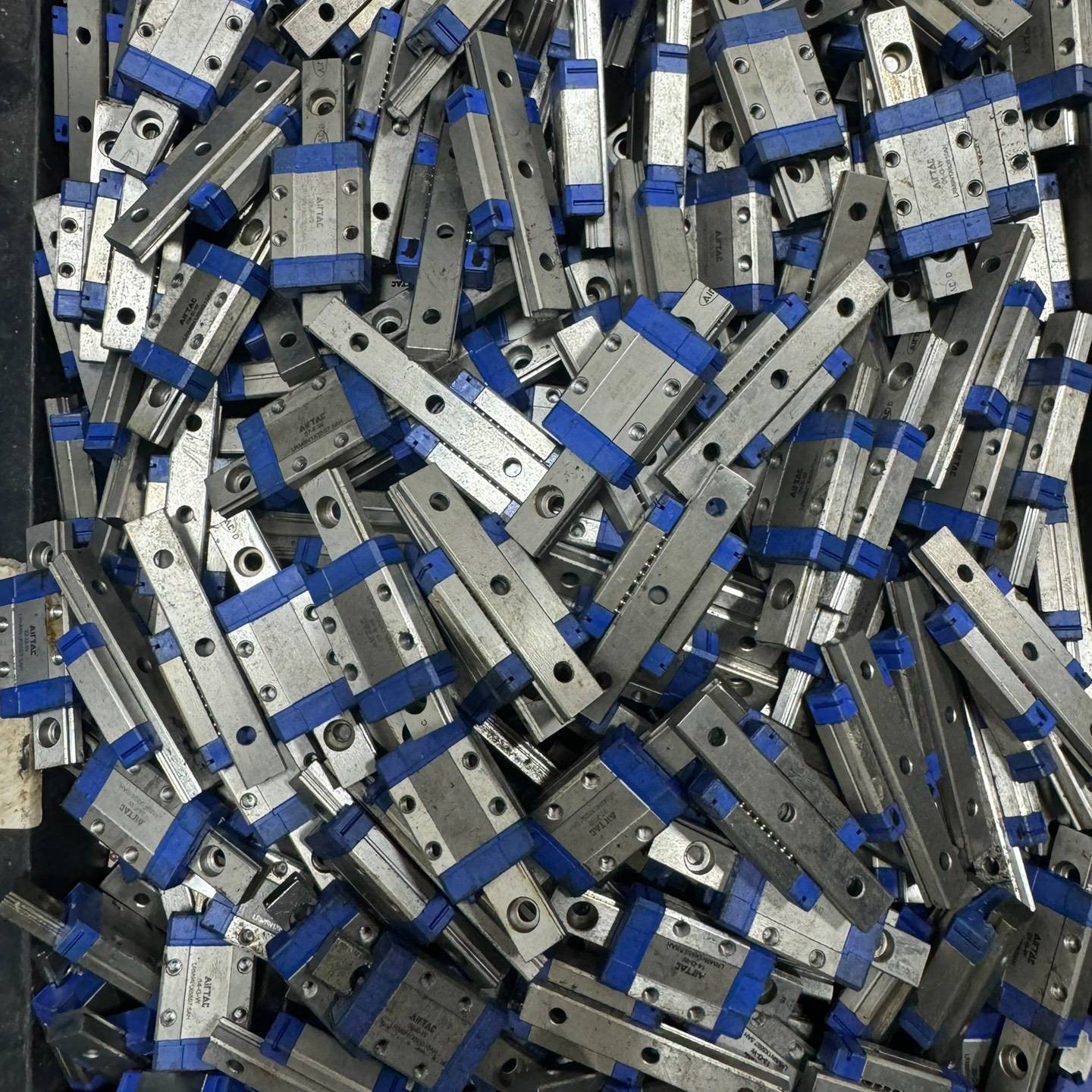 亚德客AirTAC  LRM9N微轨议价 维修！！！