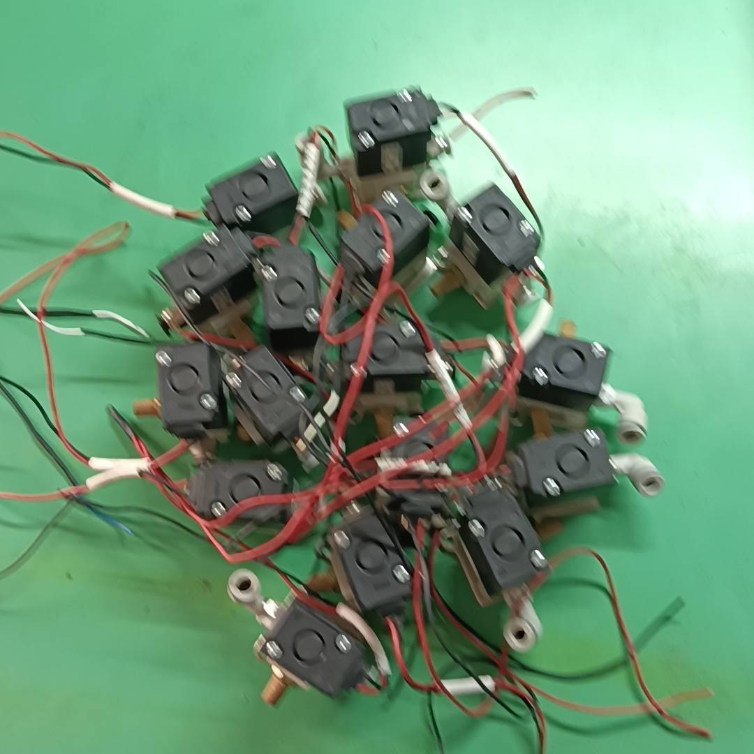 SMC  VT307-5G1-01电磁阀议价 维修！！！