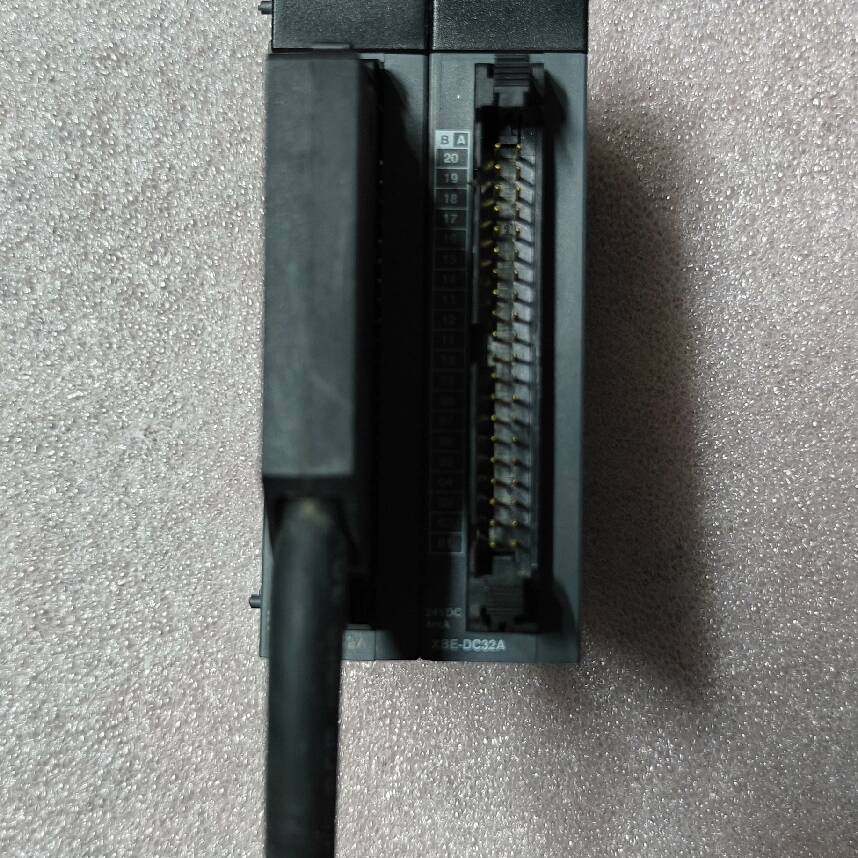 LS产电PLC模块，XBE-DC32A有2个议价 维修！！！