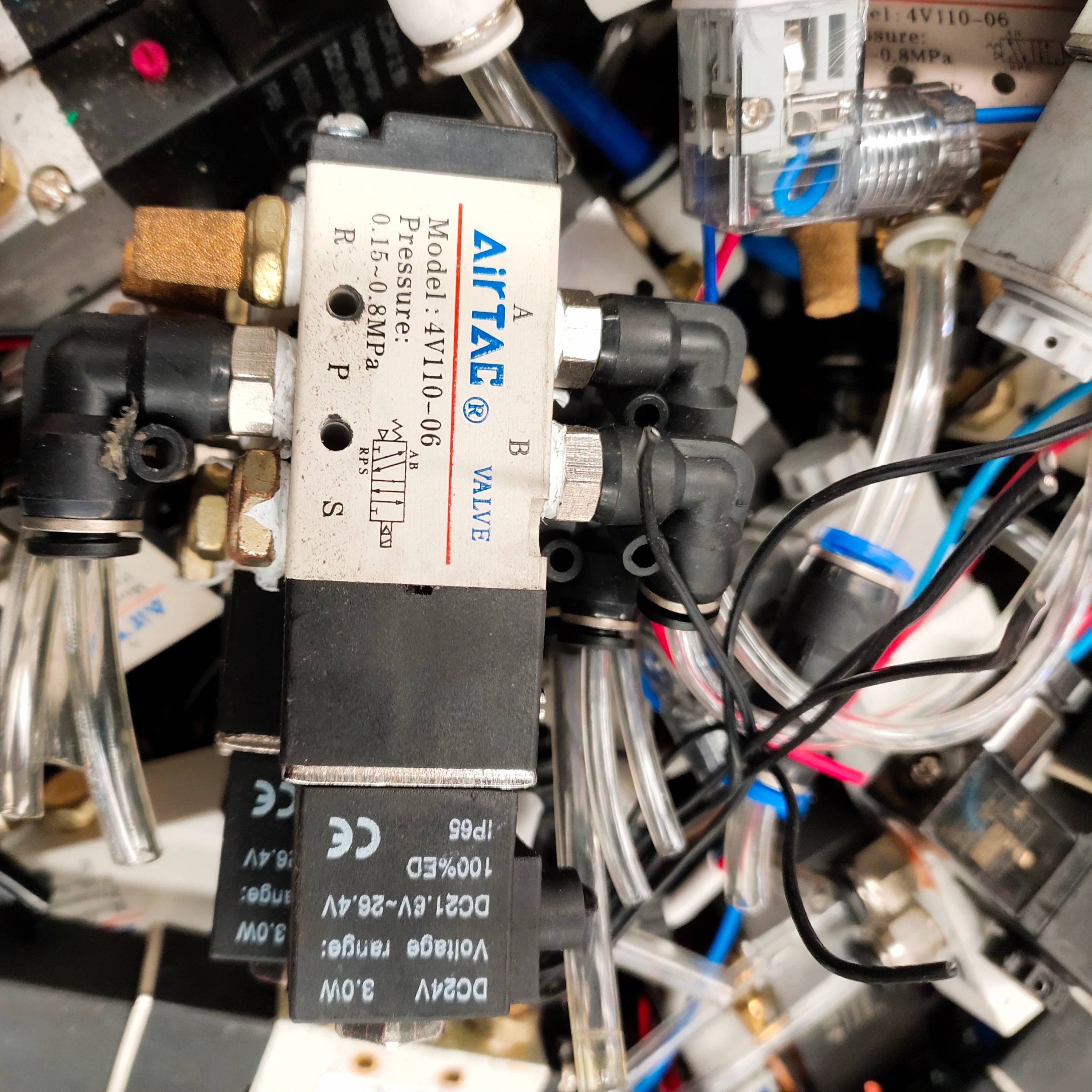 亚德客电磁阀4V110一064V310-10议价 维修！！！