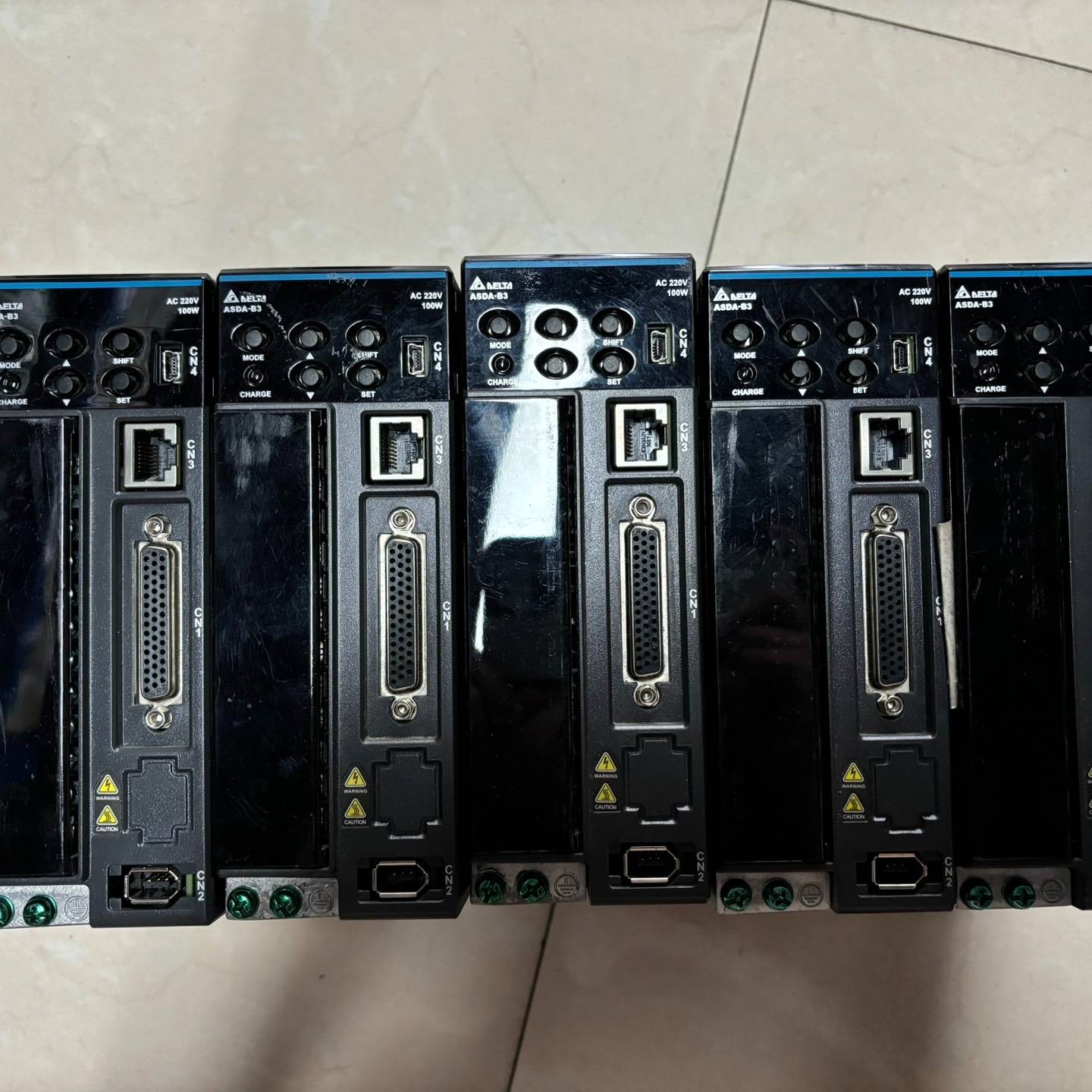 台达B3 ASD-B3-0121-L 100W伺服驱议价 维修！！！