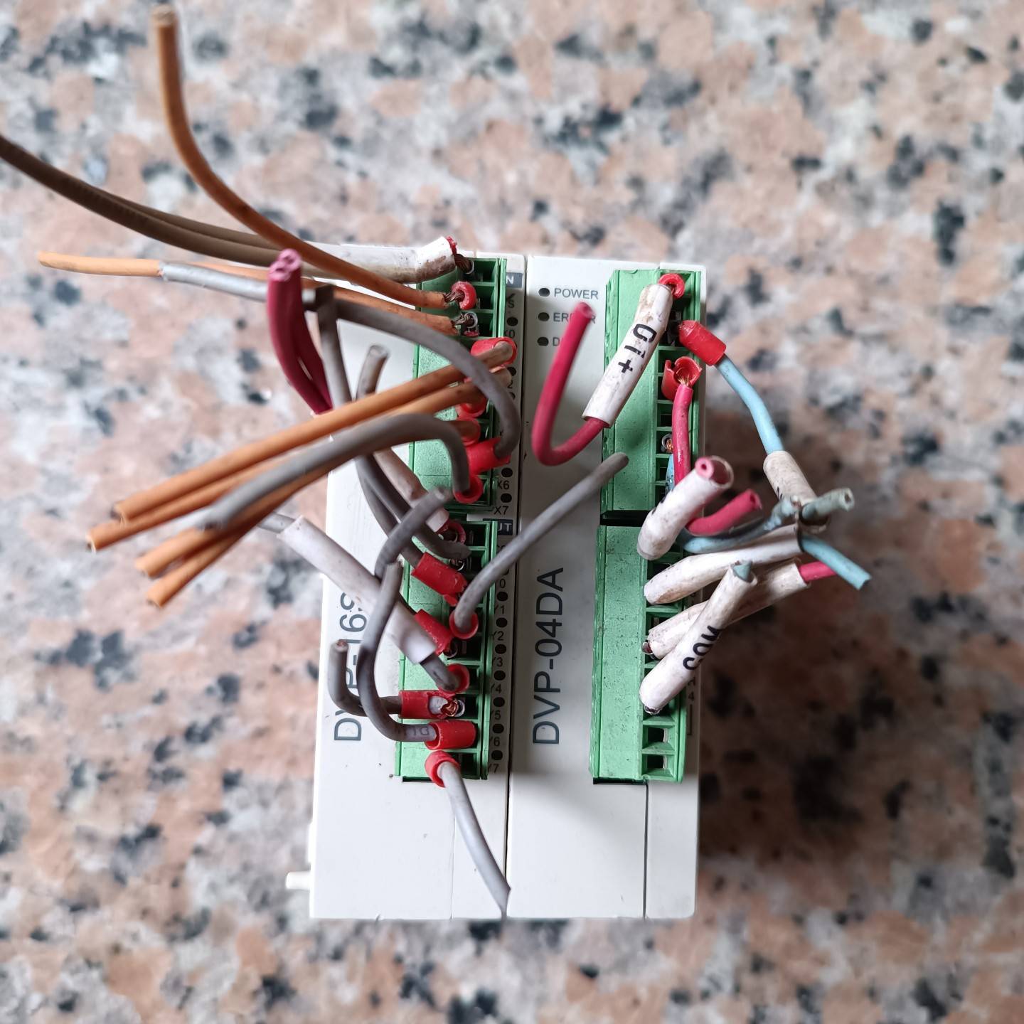 台达DVP04DA-S+DVP16SP11R议价 维修！！！