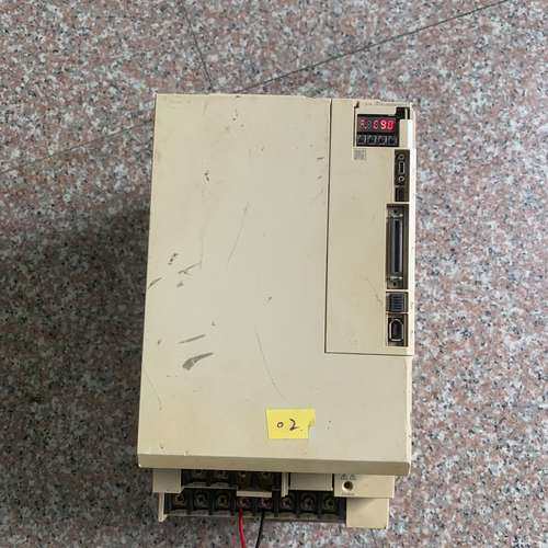 安川7系伺服驱动器SGD7S-550A00A002(7.5k议价及维修！