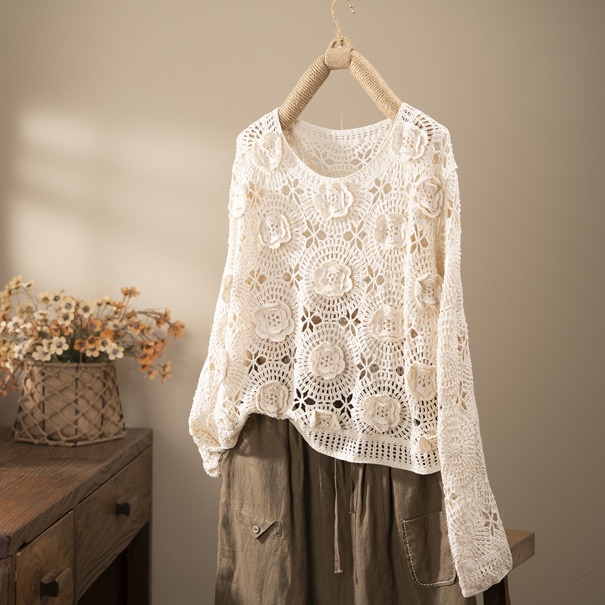 芳尘2025春夏新款森系棉线勾花镂空蕾丝衫立体花小香风T恤女罩衫