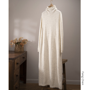 芳尘极简风彩点羊驼绒高领针织连衣裙女长袖直筒保暖过膝毛衣裙厚