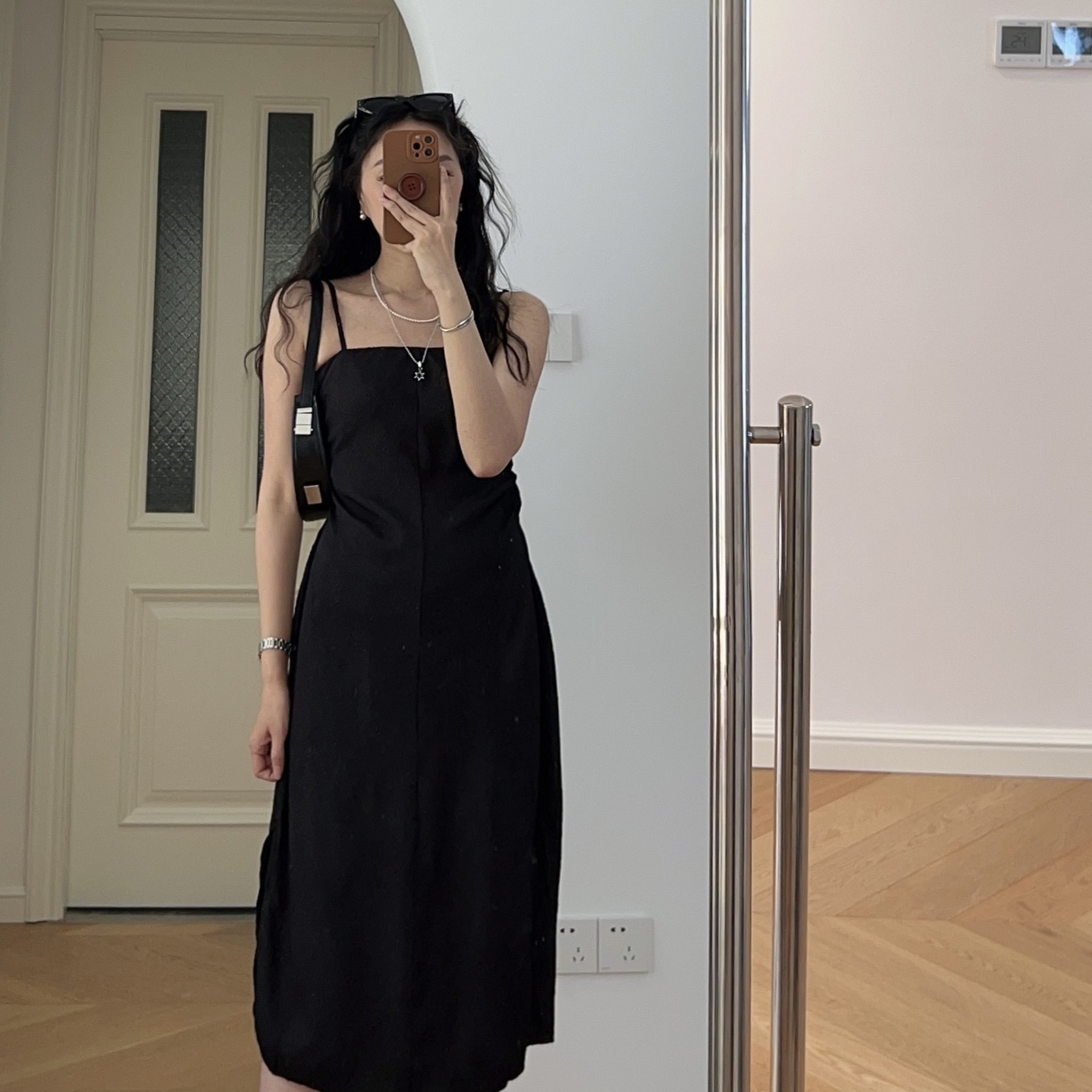 春装新款  法式优雅气质一字领黑色吊带裙连衣裙侧开衩 0.18KG,女装/女士精品,连衣裙,淘宝优惠券,粉丝福利购,淘宝优惠卷