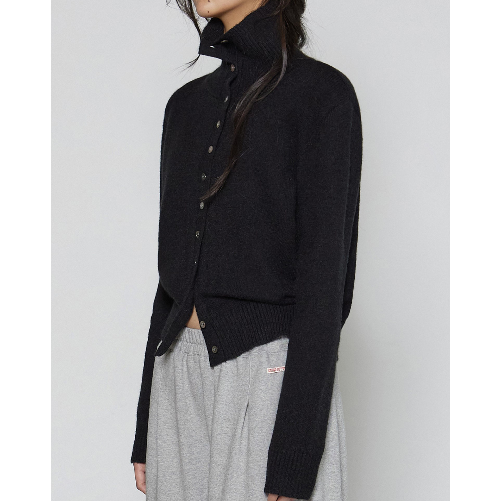 HIGH NECK BUTTO毛针织衫