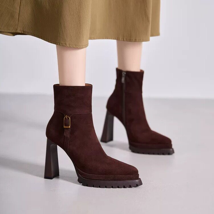 复古方头金属扣厚底防水台短靴