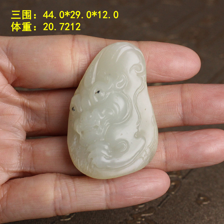 超老熟的白玉籽料瑞兽挂件