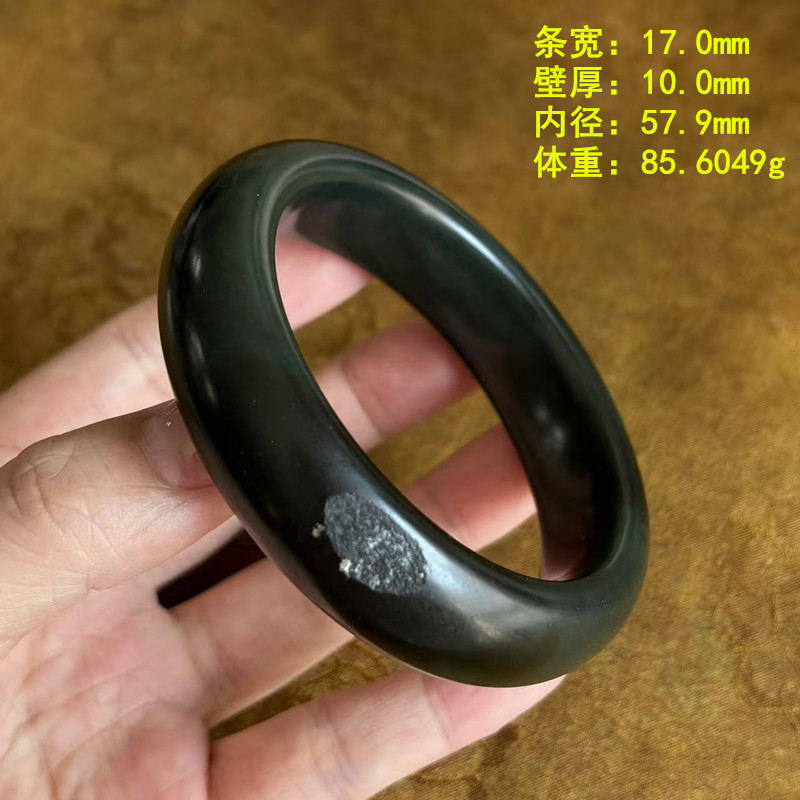57.9糖皮青玉籽料手镯有原皮