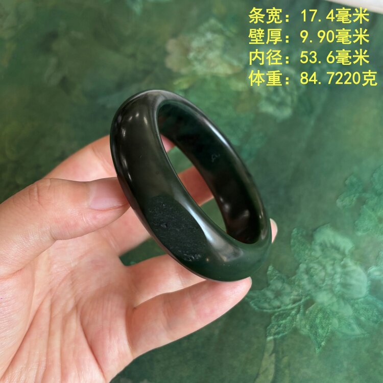 密度脂份双高的53.6碧玉籽料手镯