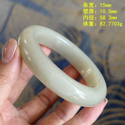 58.2白玉籽料手镯有原皮