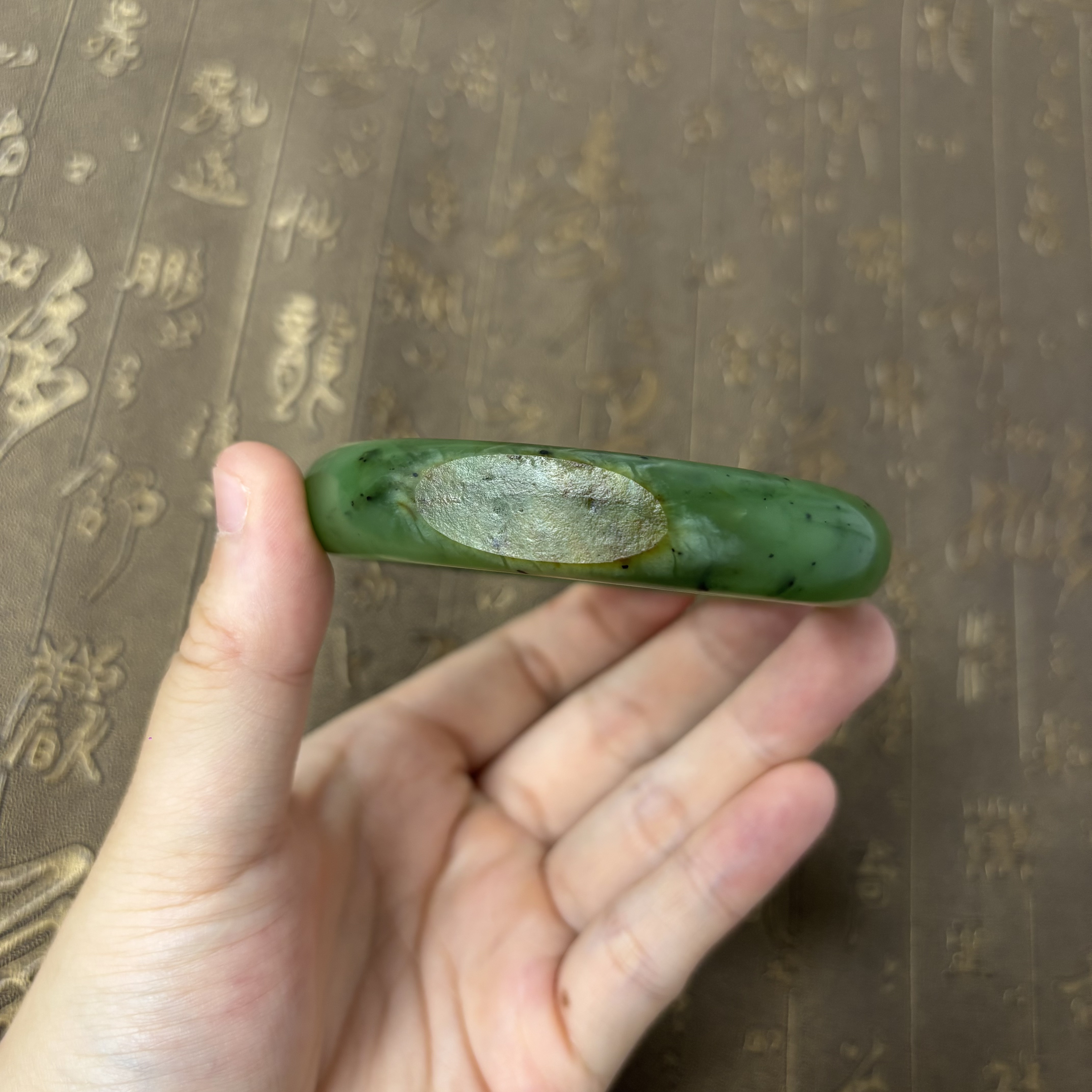 新疆和田玉碧玉籽料大码手镯